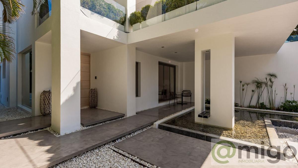 For sale of villa in Marbella