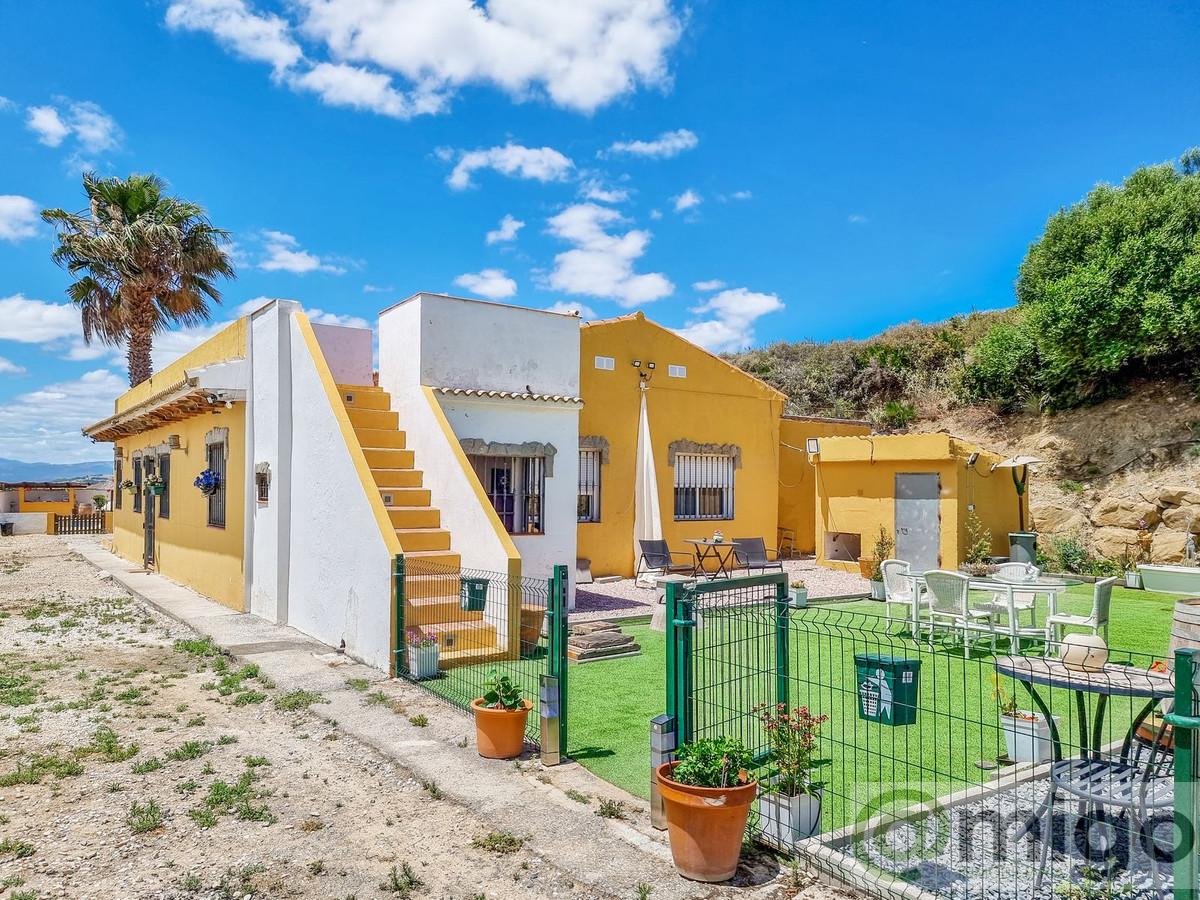 Venta de villa en Casares