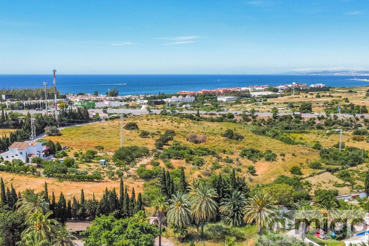For sale of land in Estepona