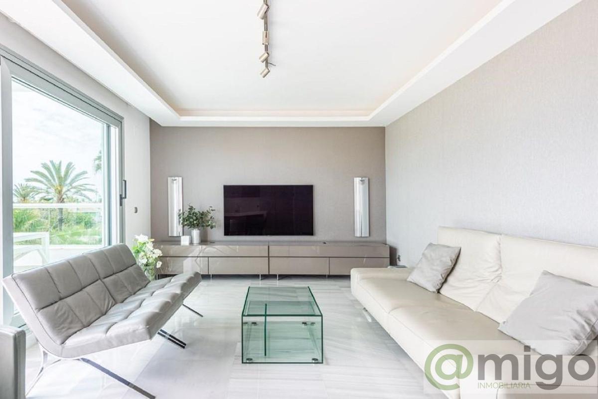 For sale of penthouse in Marbella