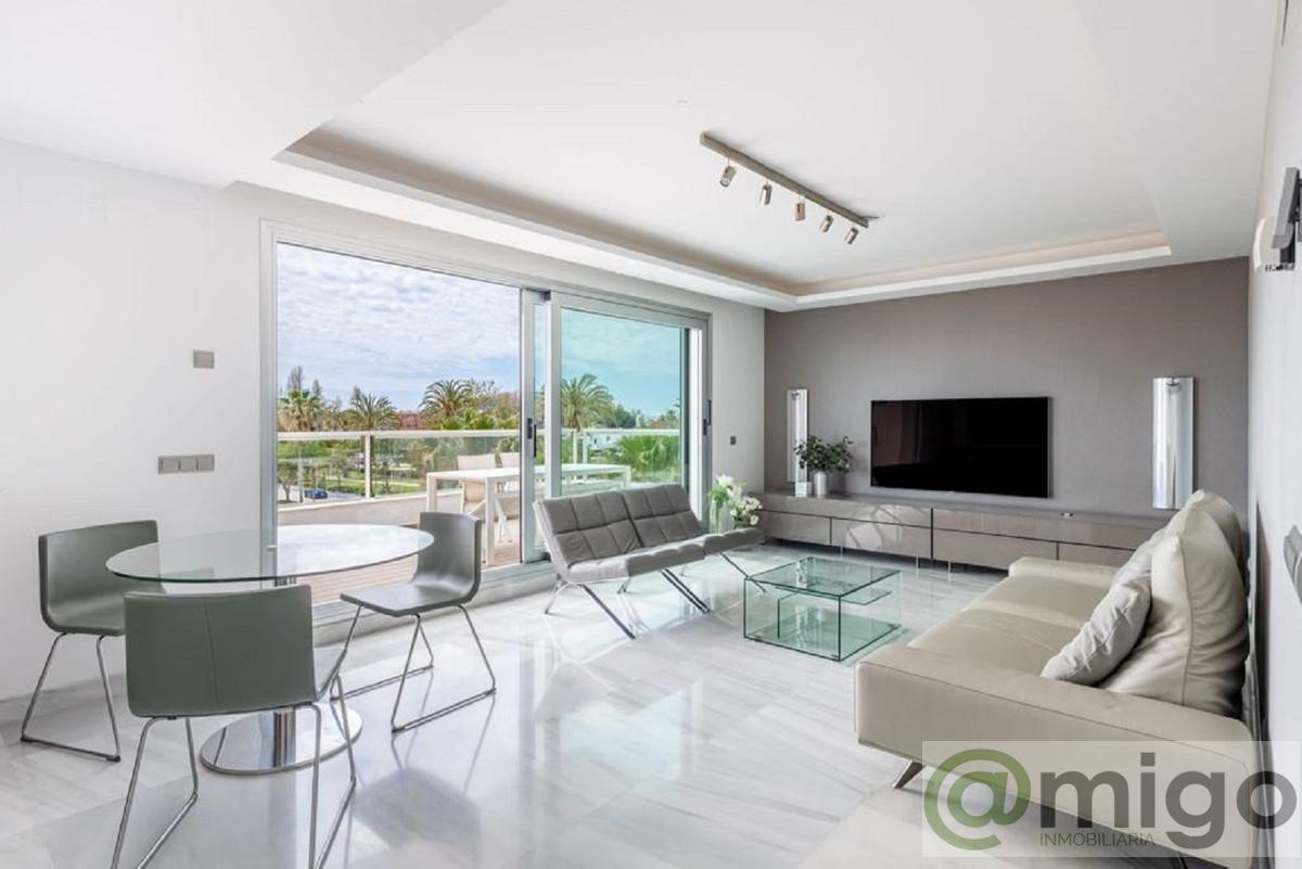 For sale of penthouse in Marbella