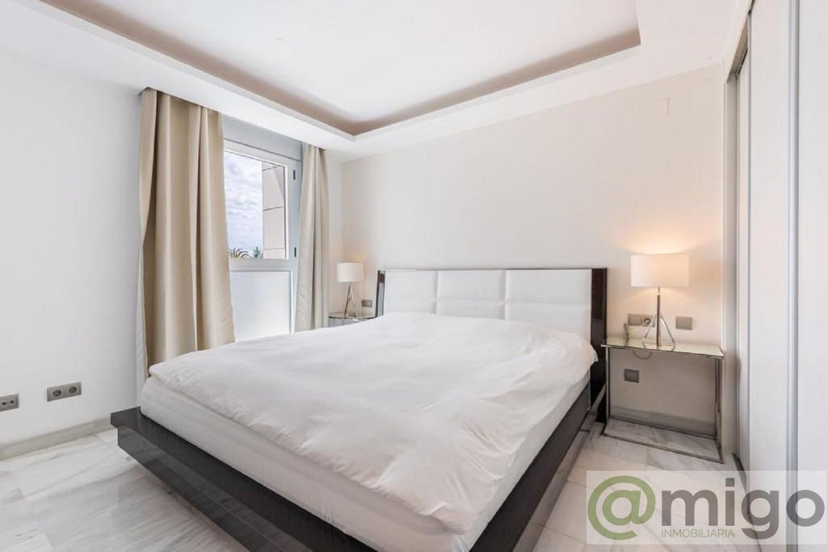 For sale of penthouse in Marbella