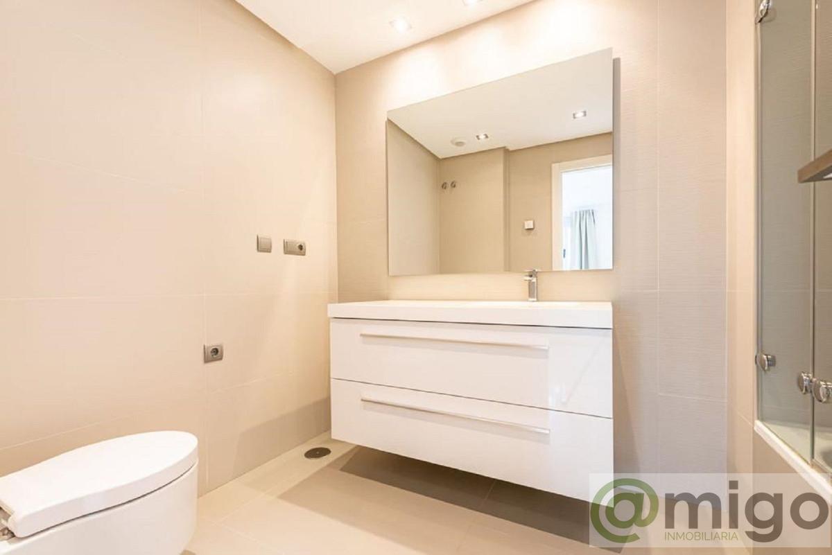 For sale of penthouse in Marbella