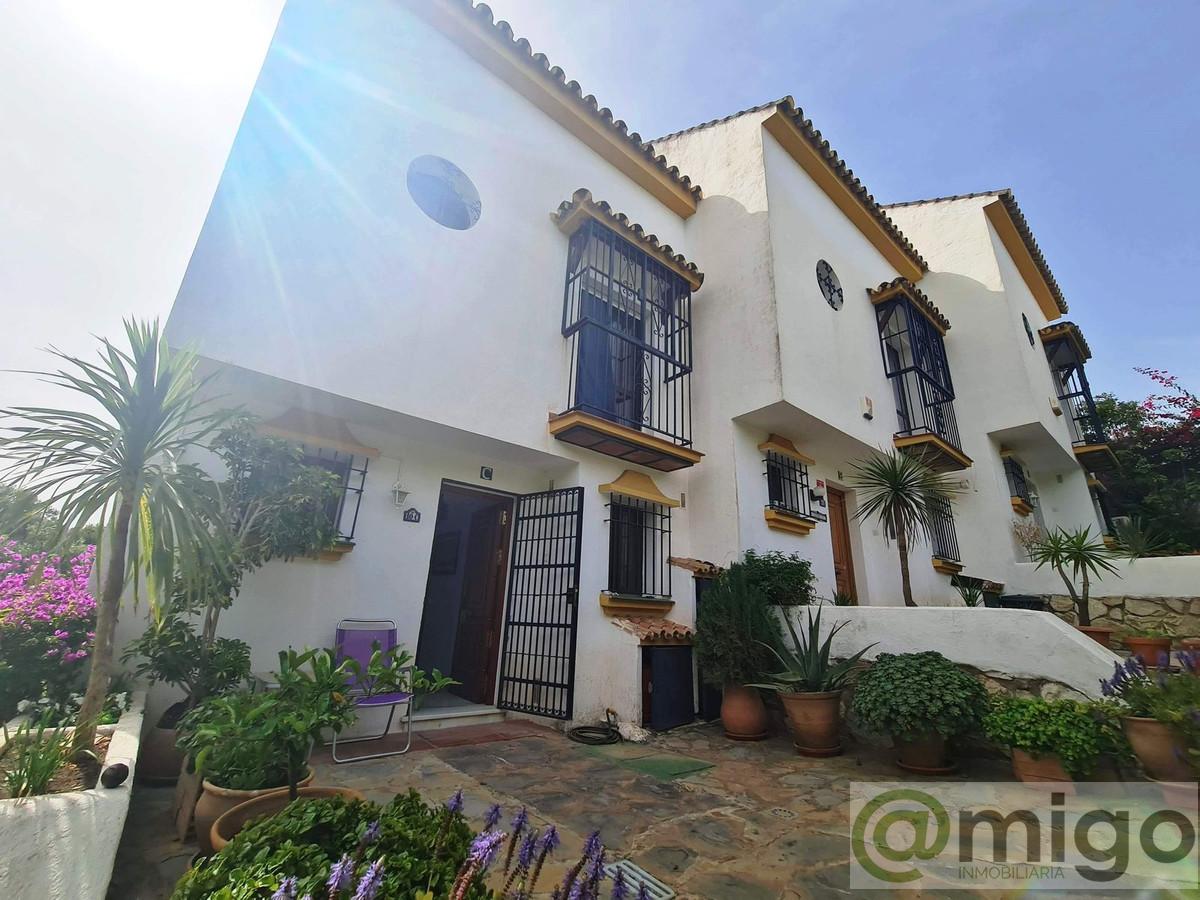 For sale of villa in Calahonda