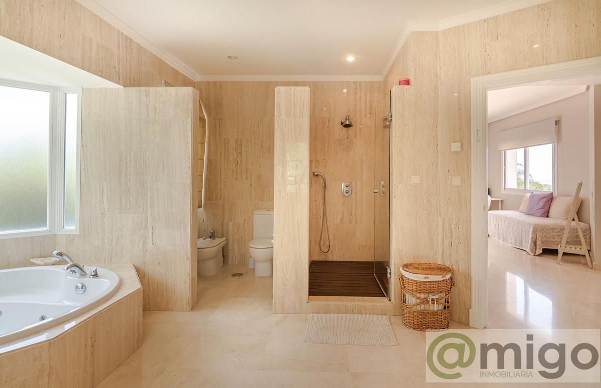 For sale of villa in Marbella