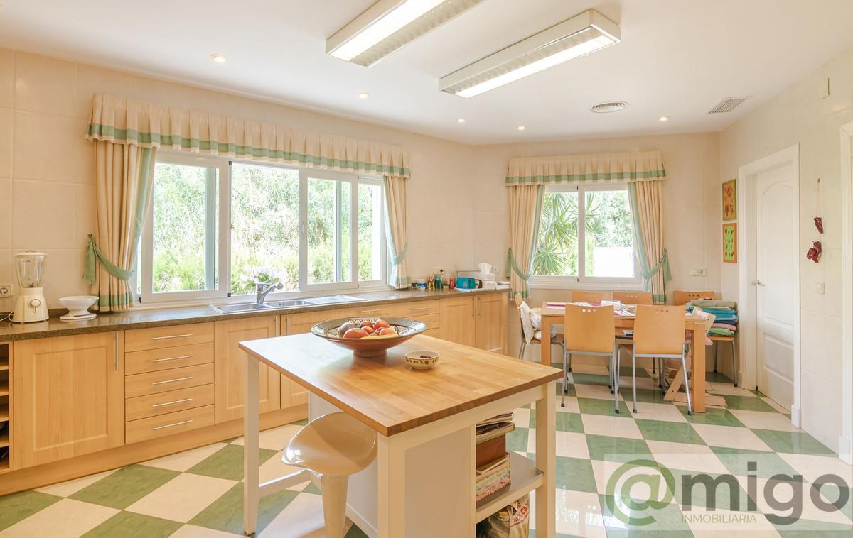 For sale of villa in Marbella