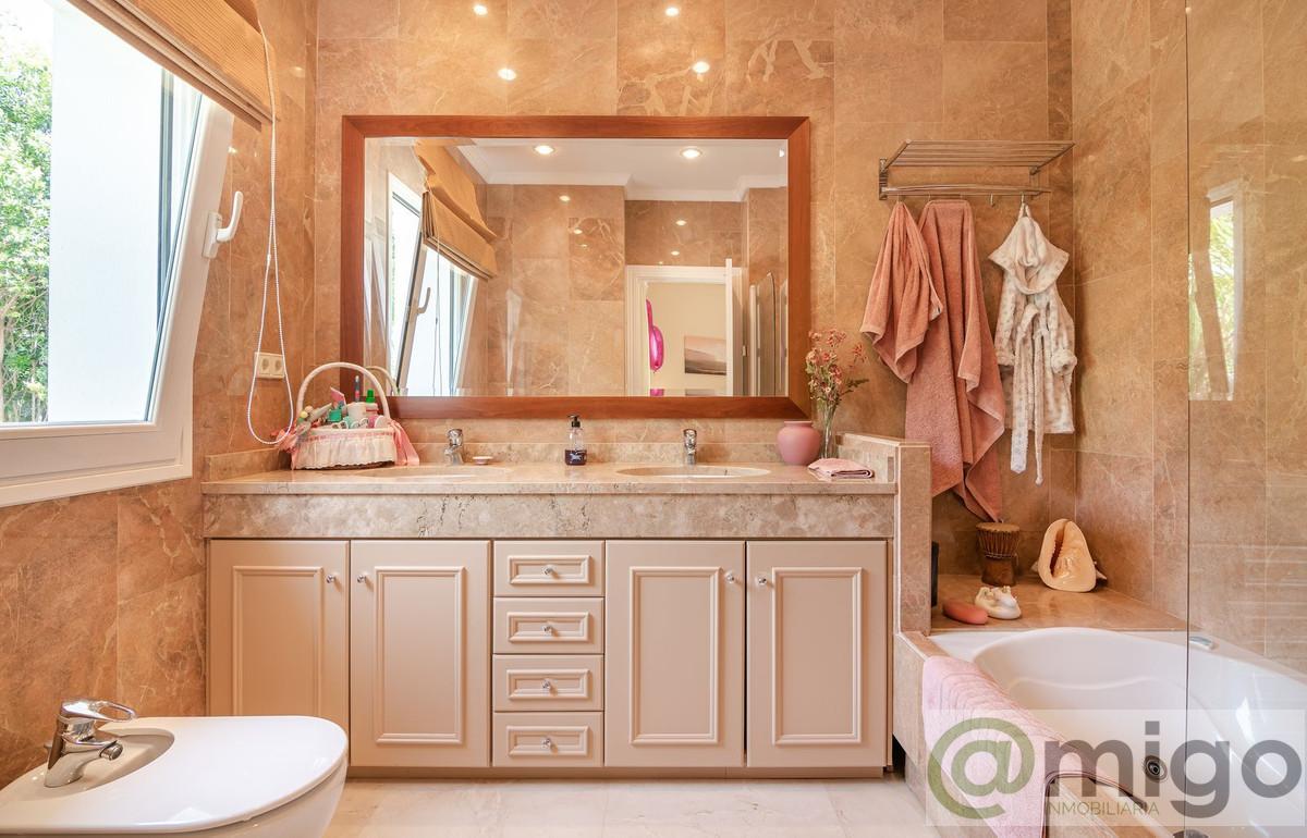 For sale of villa in Marbella