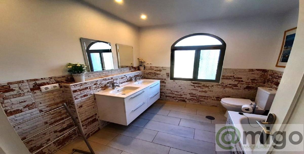 Venta de villa en Marbesa