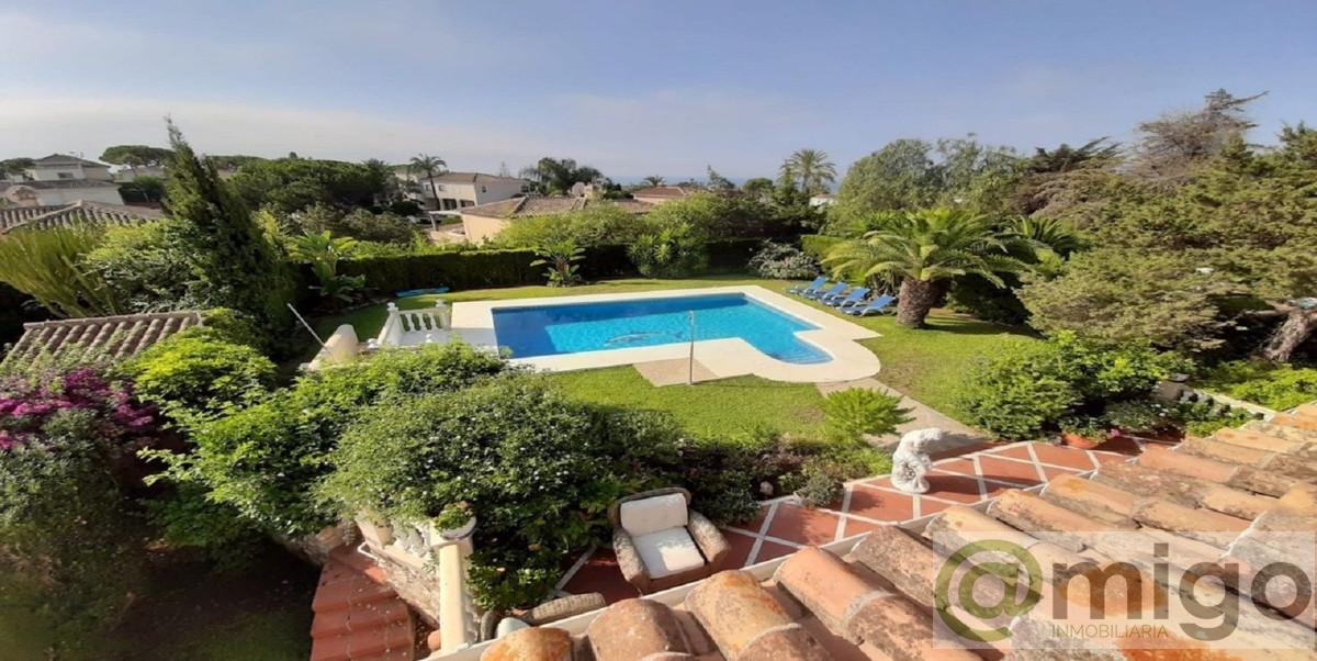 Venta de villa en Marbesa