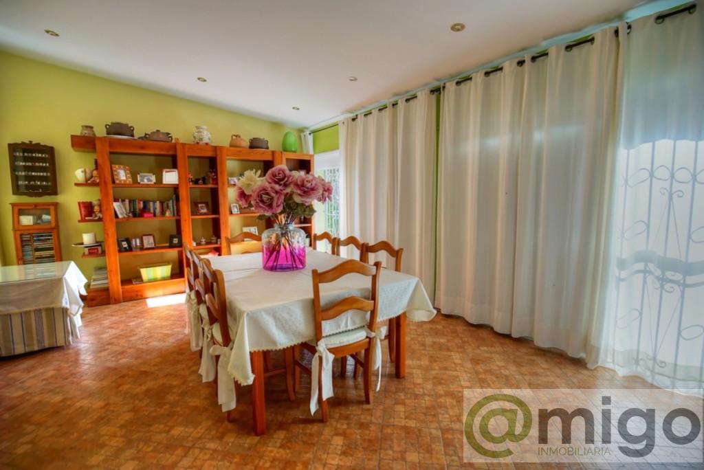 For sale of villa in El Padron