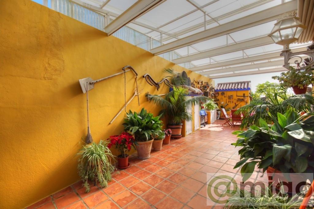 For sale of villa in El Padron