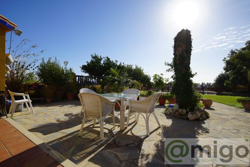 For sale of villa in El Padron