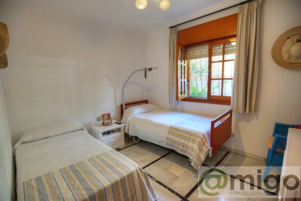 For sale of villa in El Padron