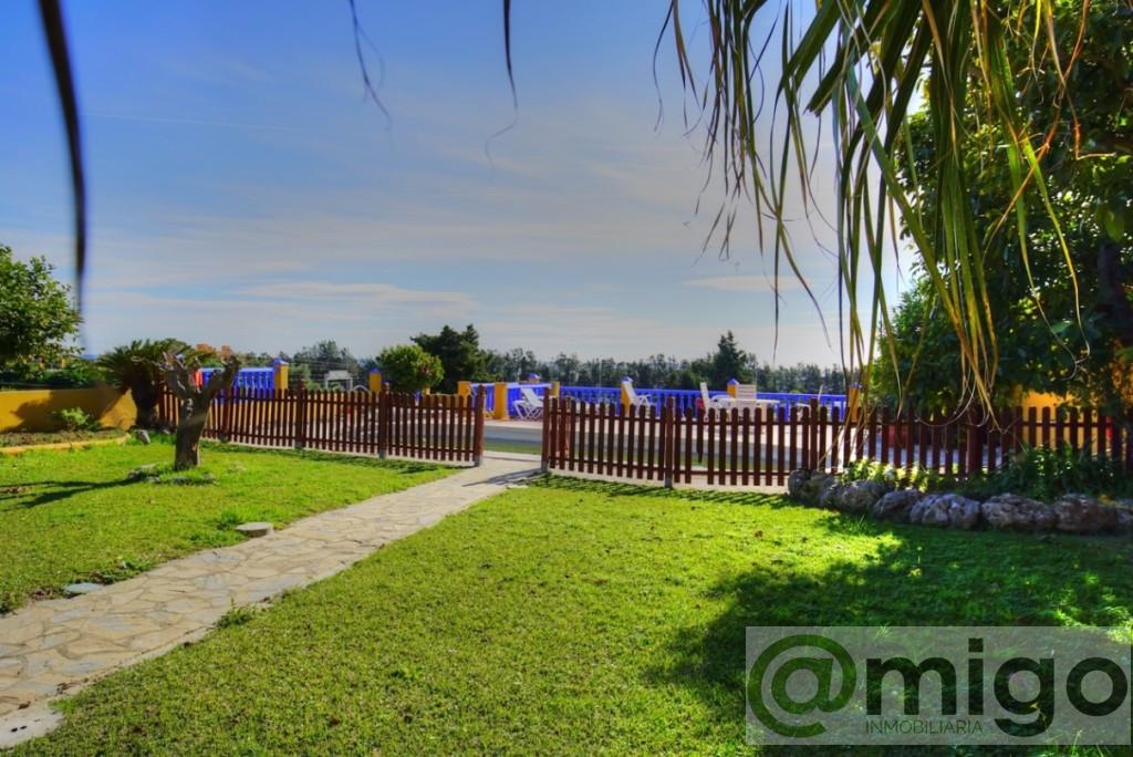 For sale of villa in El Padron