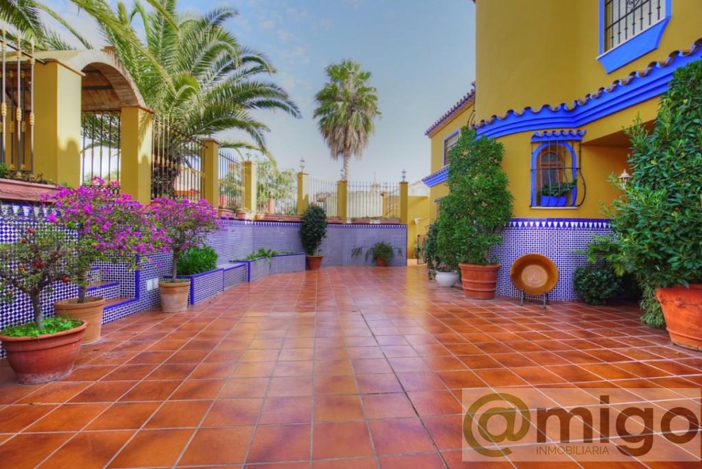 For sale of villa in El Padron