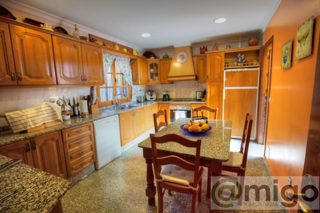 For sale of villa in El Padron