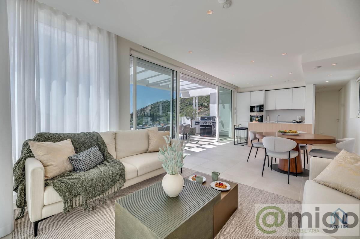 For sale of penthouse in Marbella
