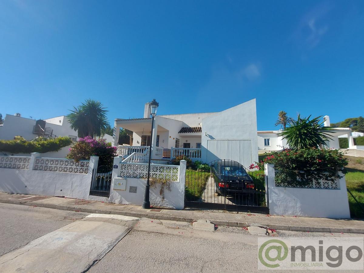 For sale of villa in La Duquesa
