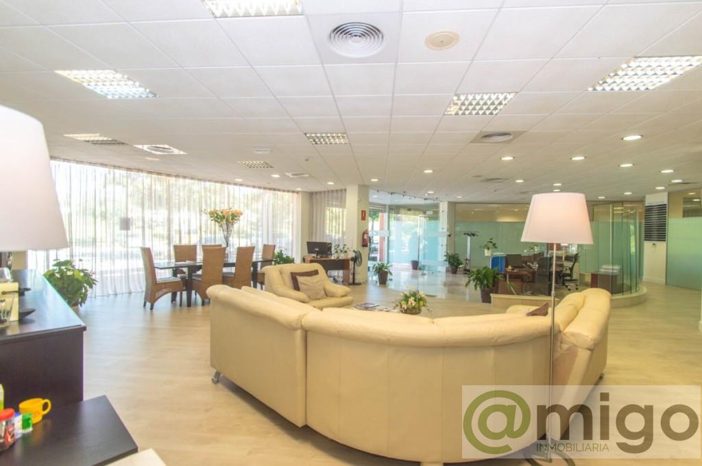 For sale of commercial in Estepona