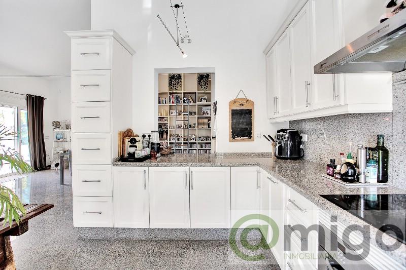 Venta de villa en Marbesa