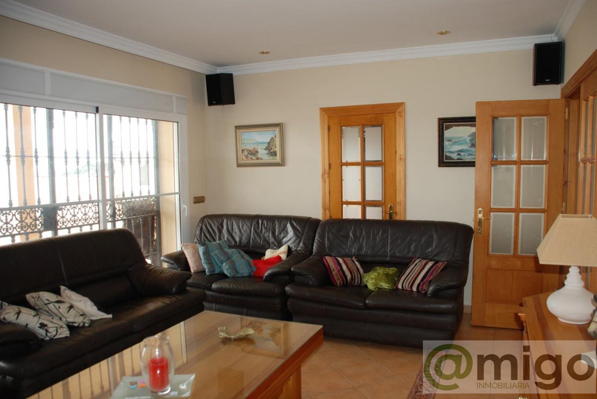 For sale of villa in Estepona