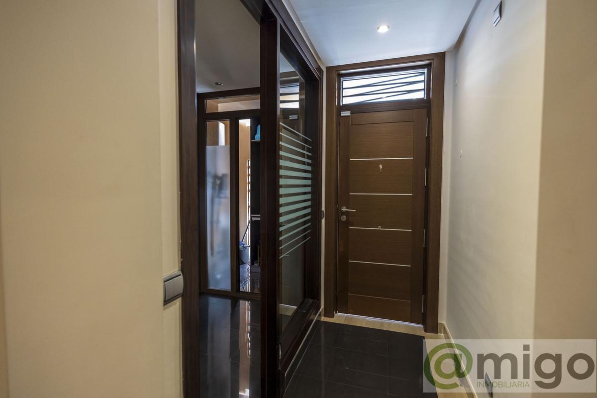 For sale of penthouse in Estepona