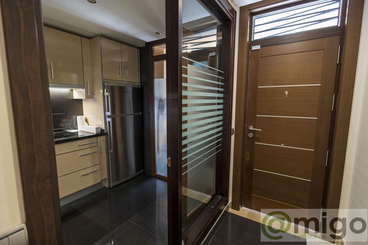 For sale of penthouse in Estepona