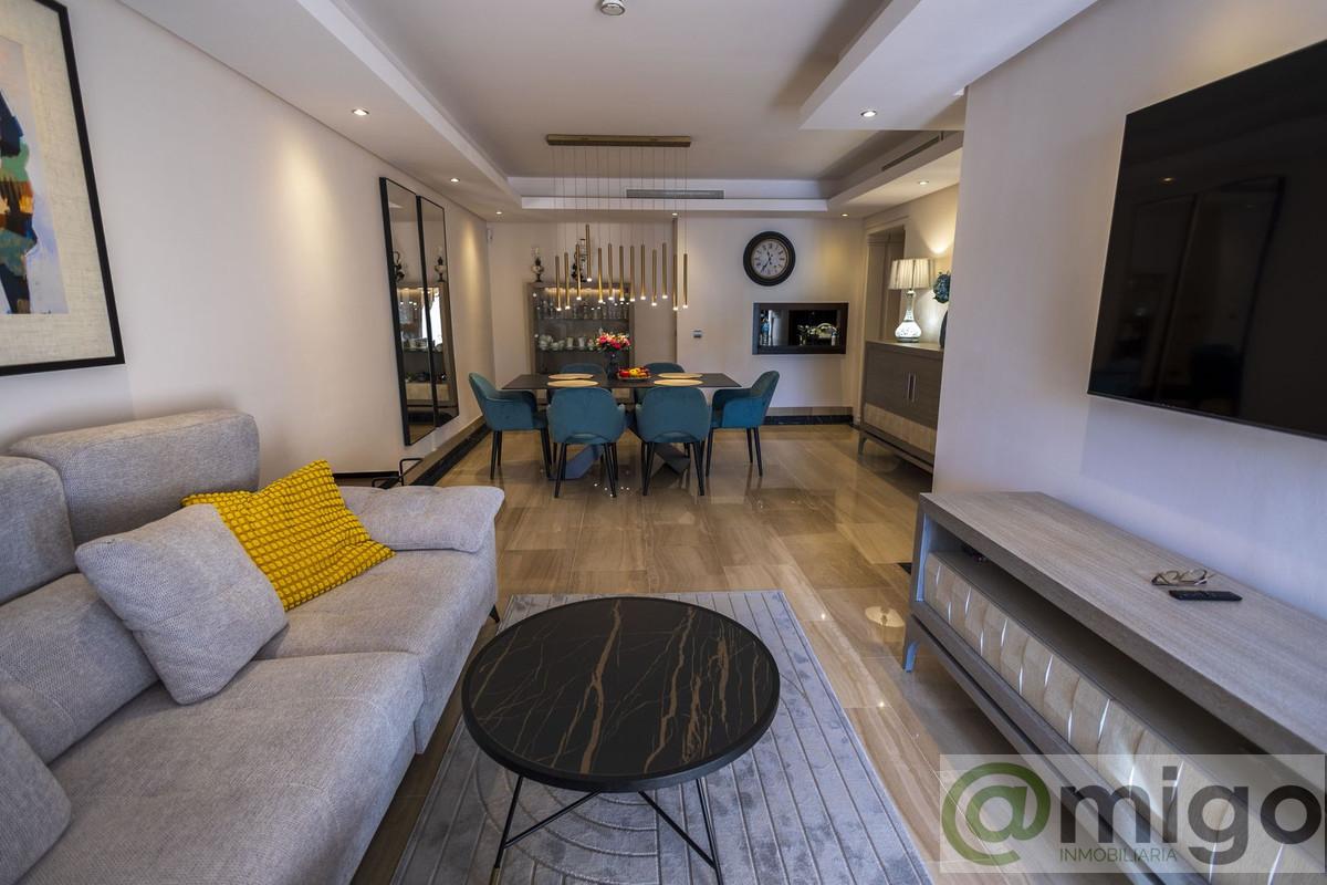 For sale of penthouse in Estepona