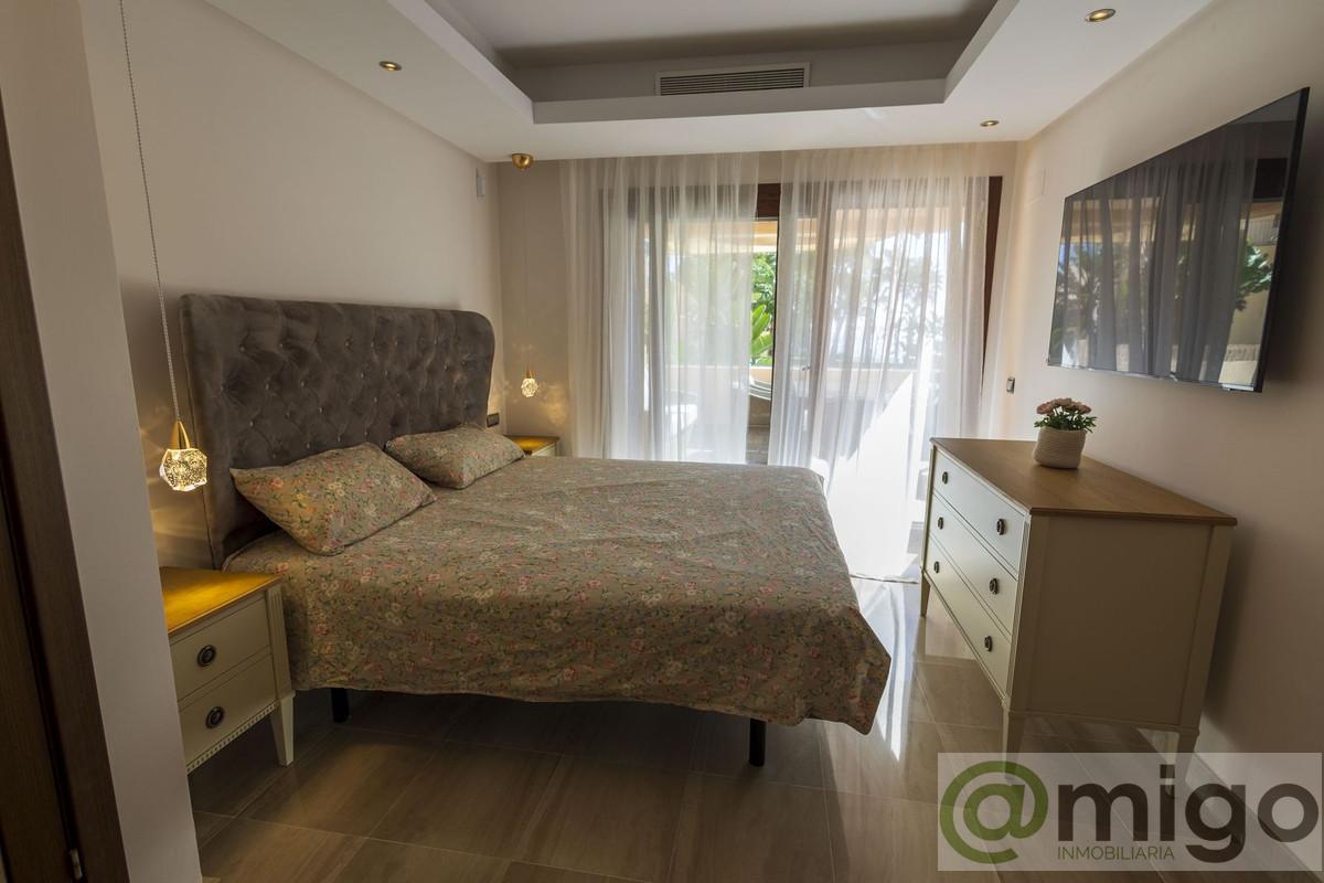 For sale of penthouse in Estepona