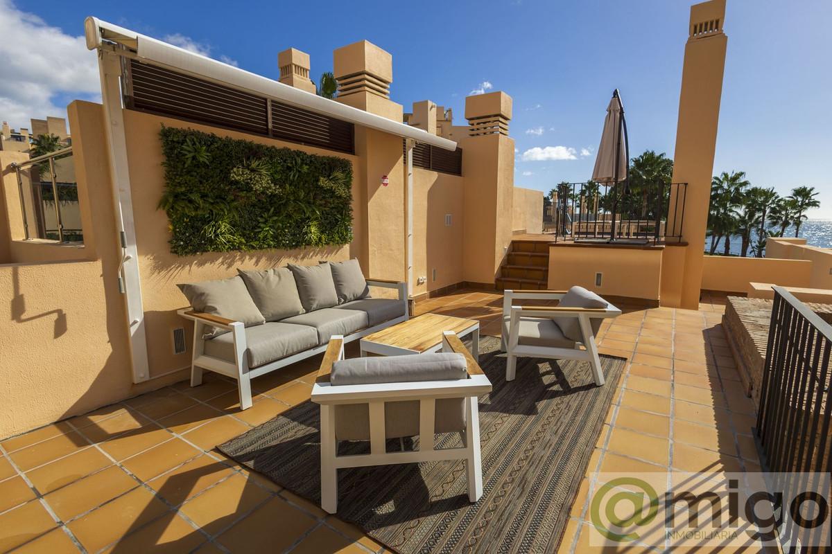 For sale of penthouse in Estepona