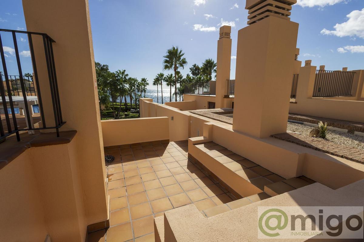 For sale of penthouse in Estepona
