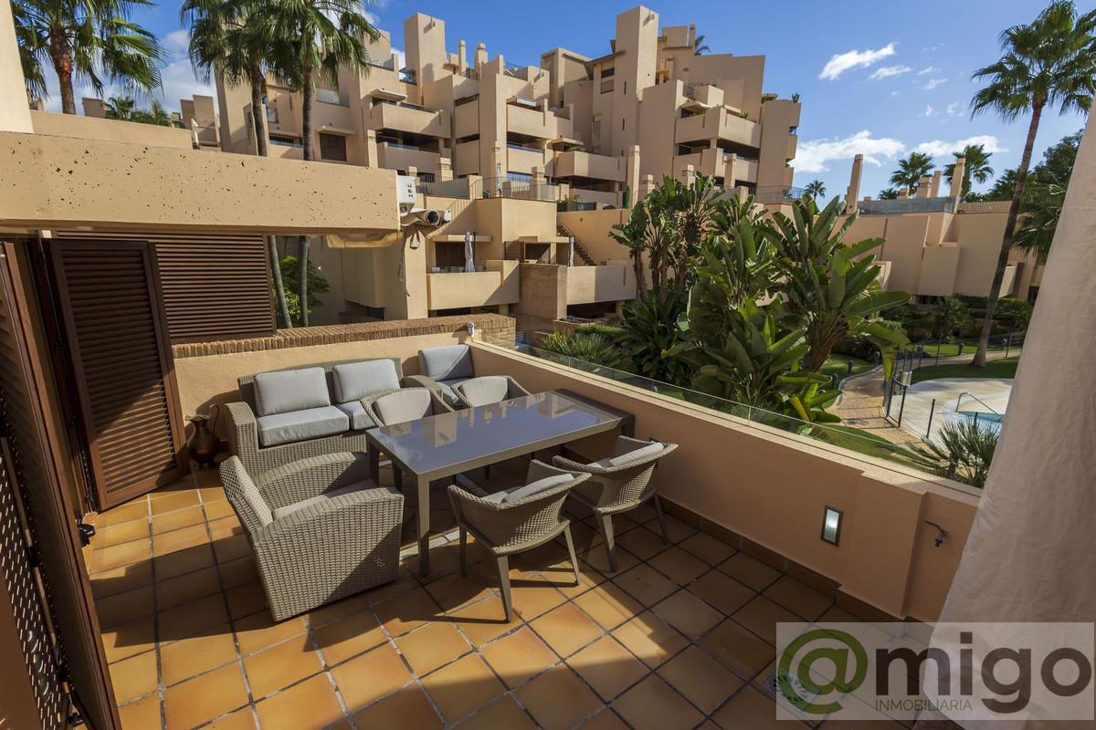 For sale of penthouse in Estepona