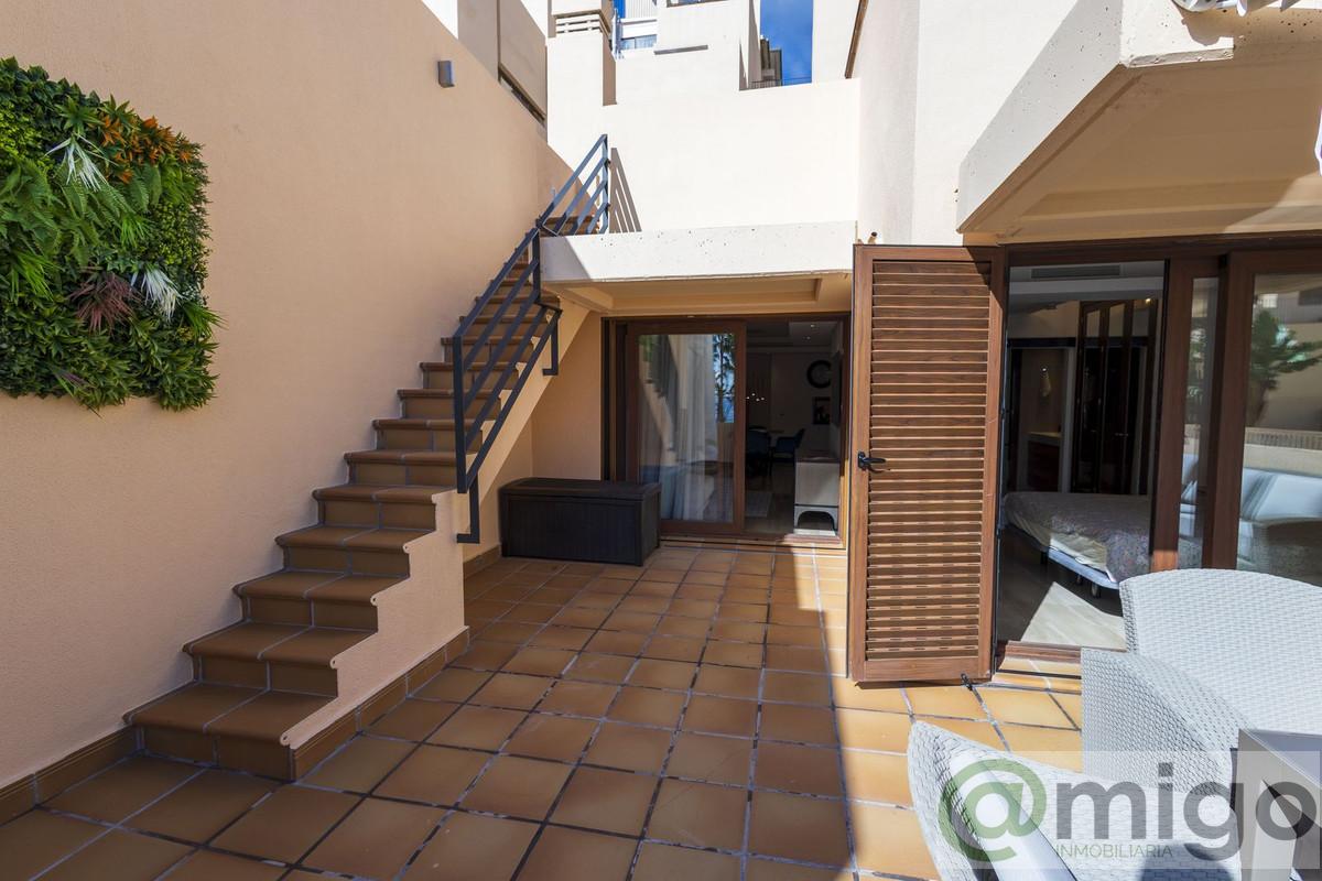 For sale of penthouse in Estepona