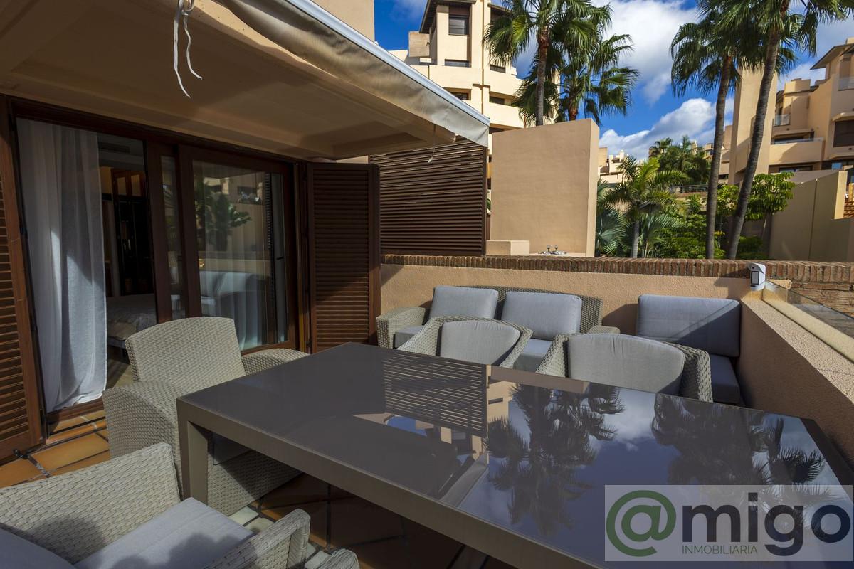 For sale of penthouse in Estepona