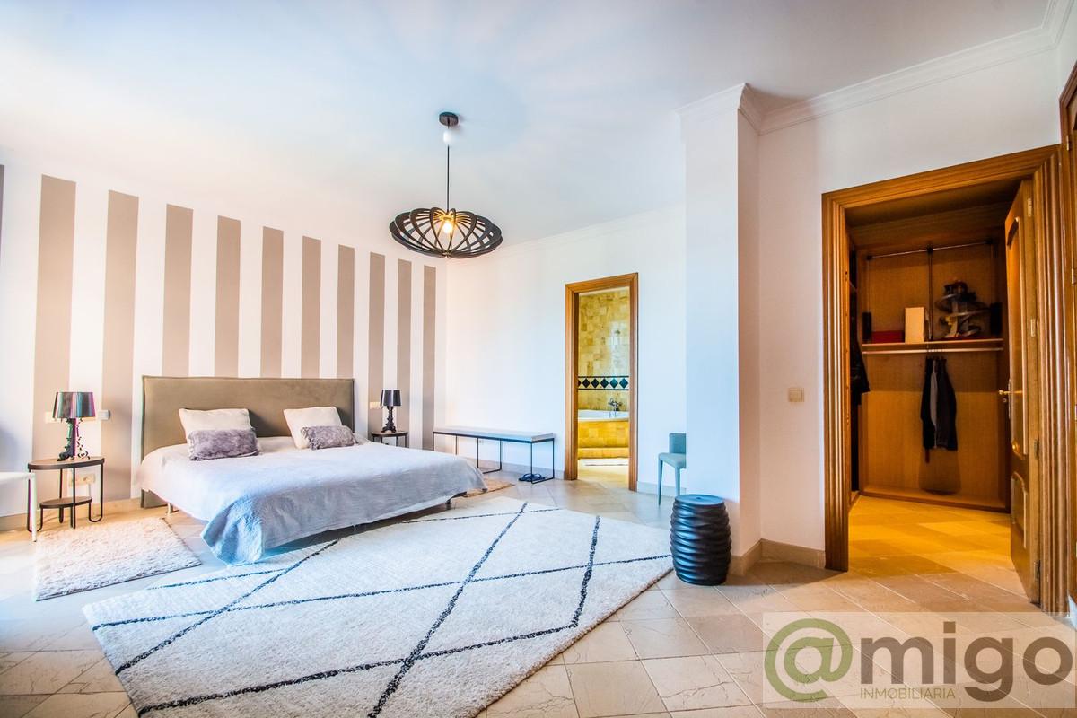 For sale of penthouse in Cancelada