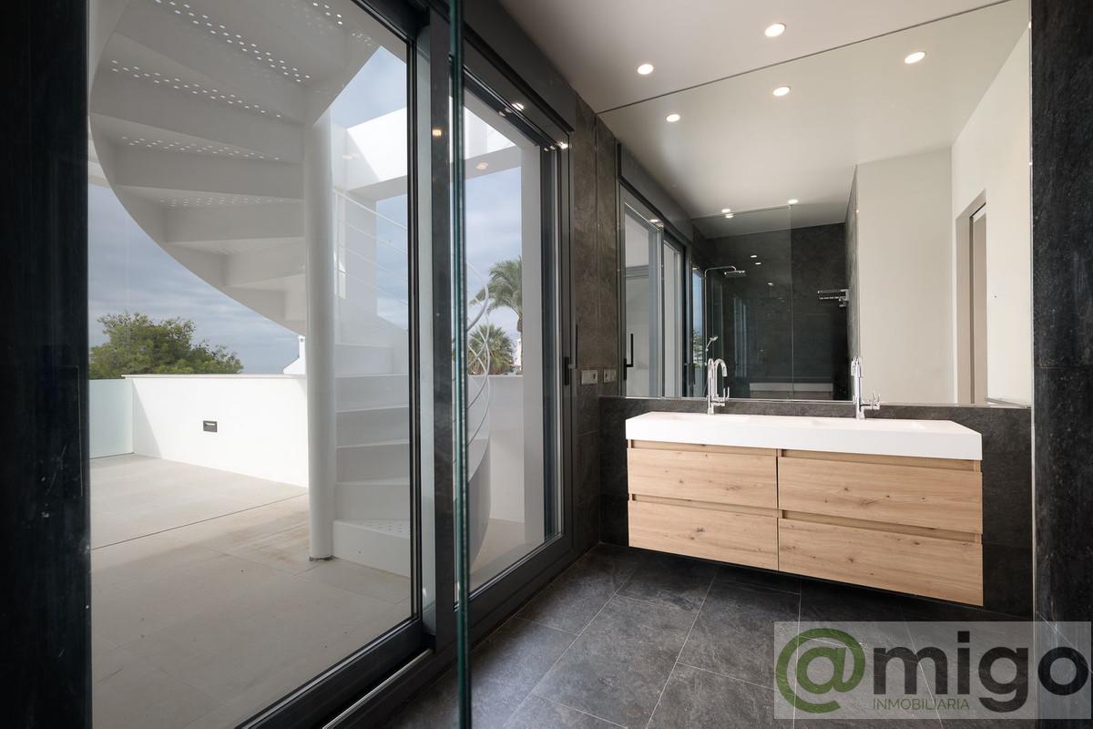 Venta de villa en Marbesa