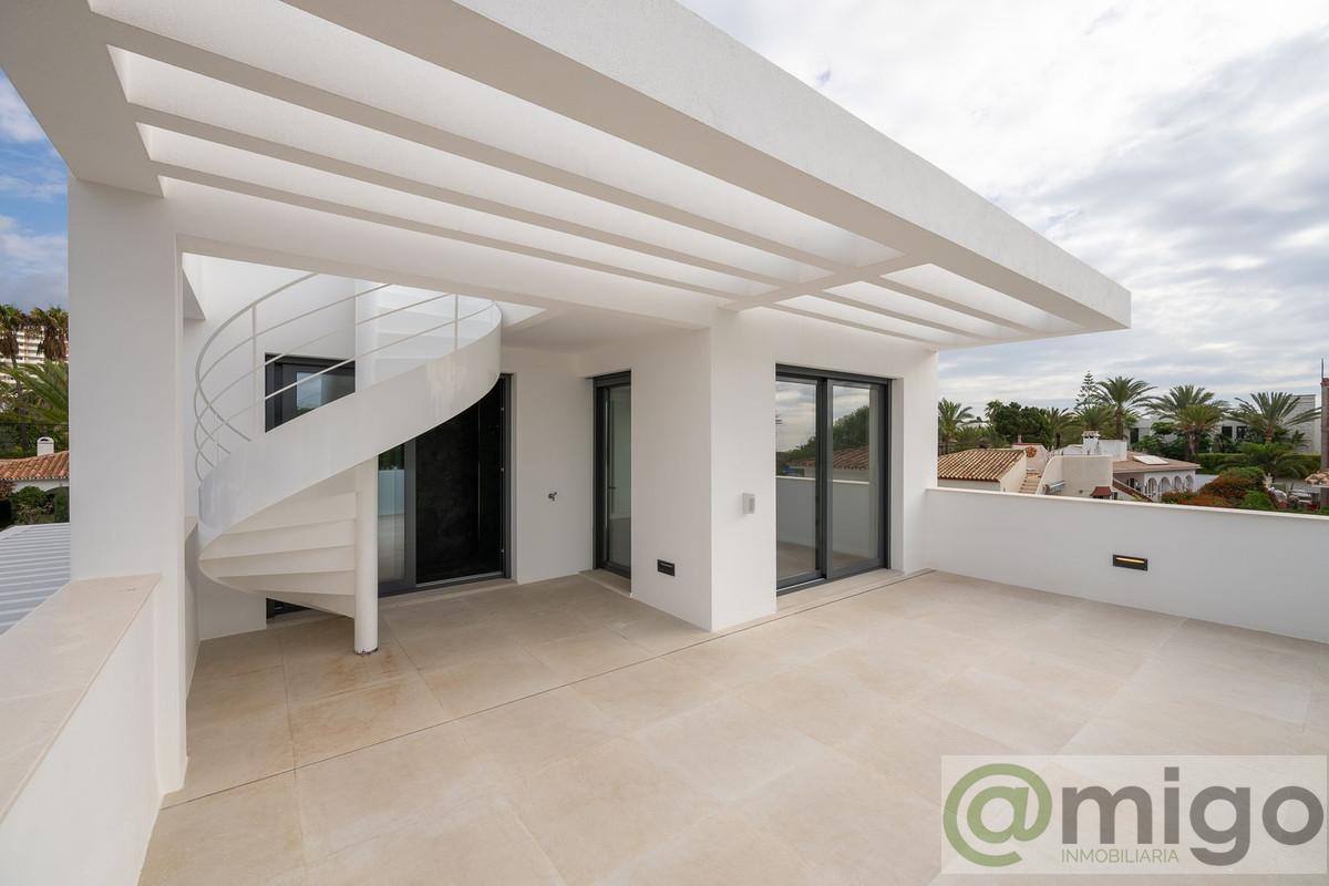 Venta de villa en Marbesa