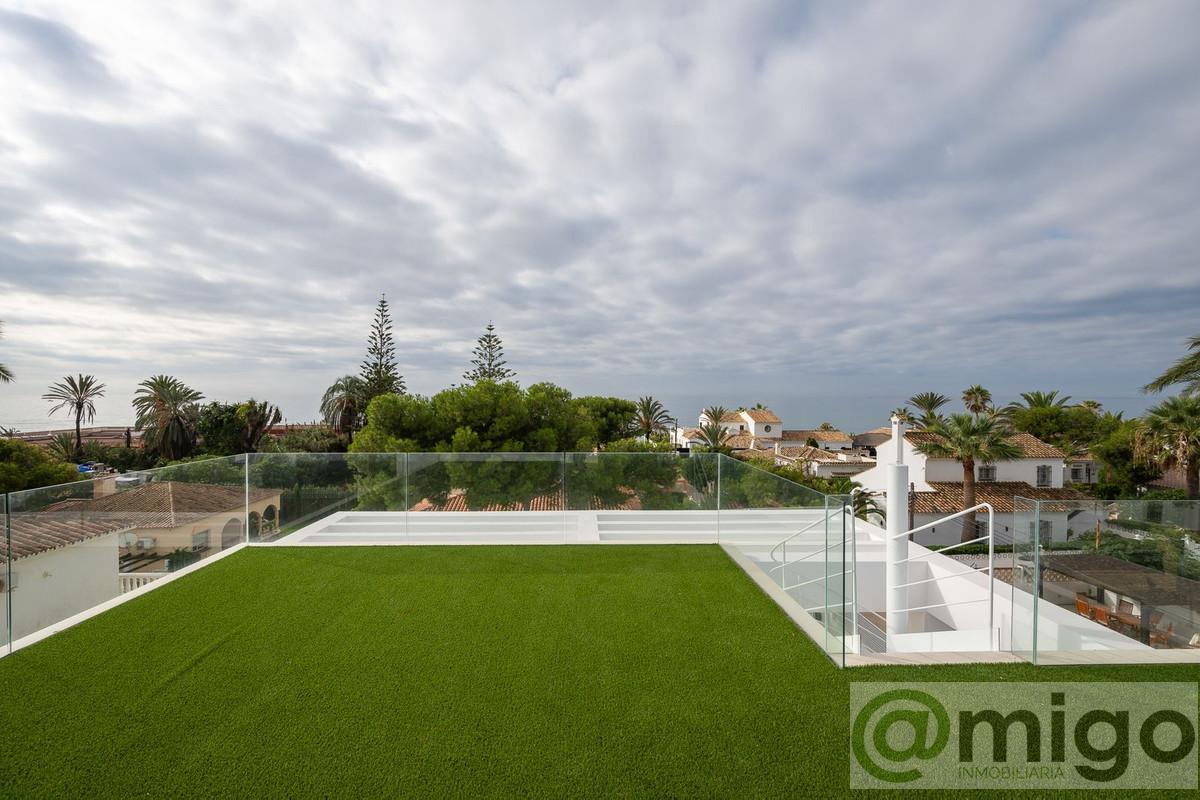 Venta de villa en Marbesa