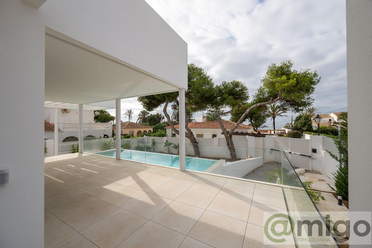 Venta de villa en Marbesa