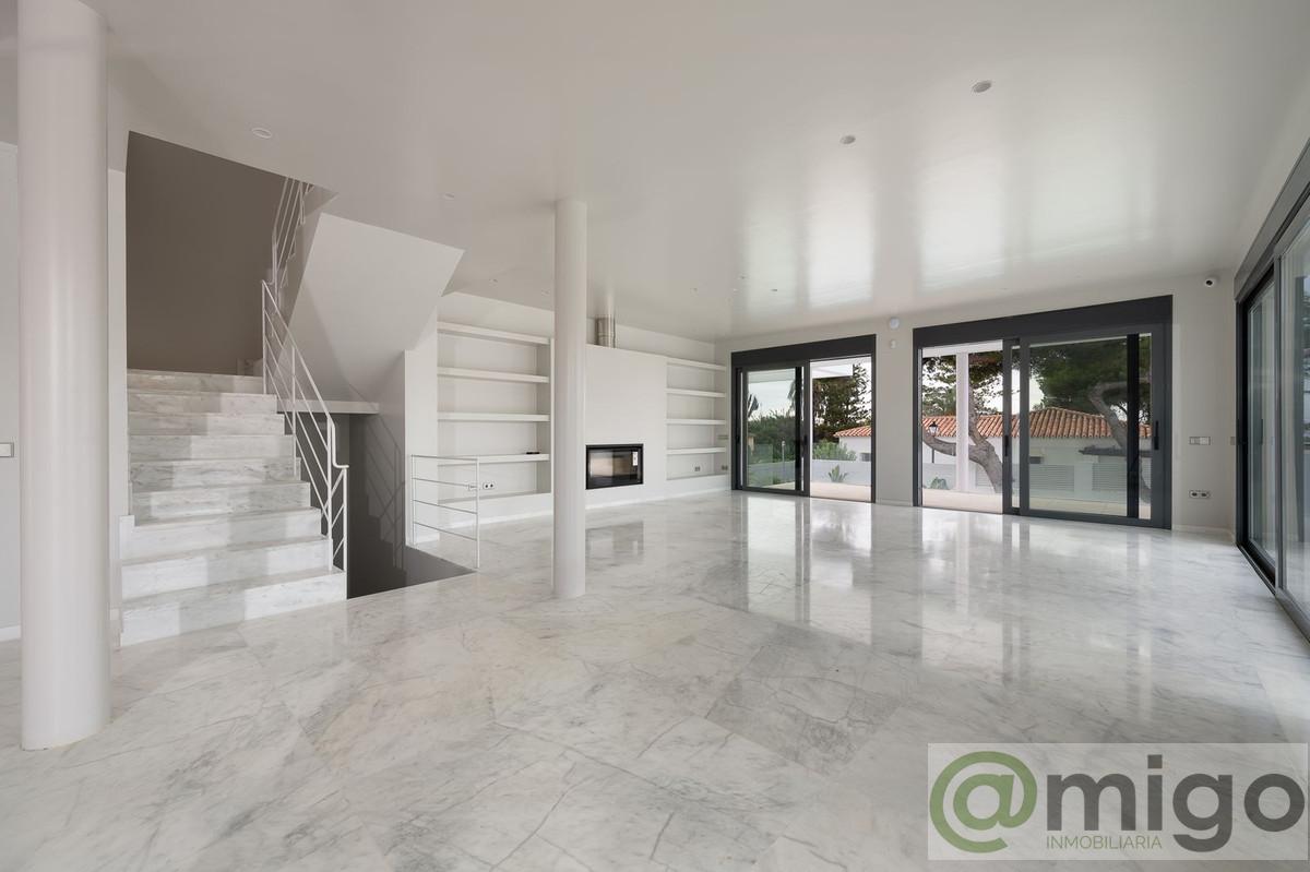 Venta de villa en Marbesa