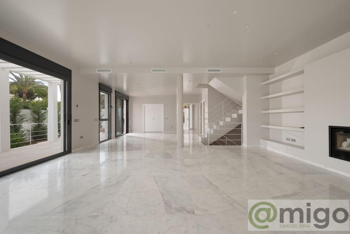 Venta de villa en Marbesa