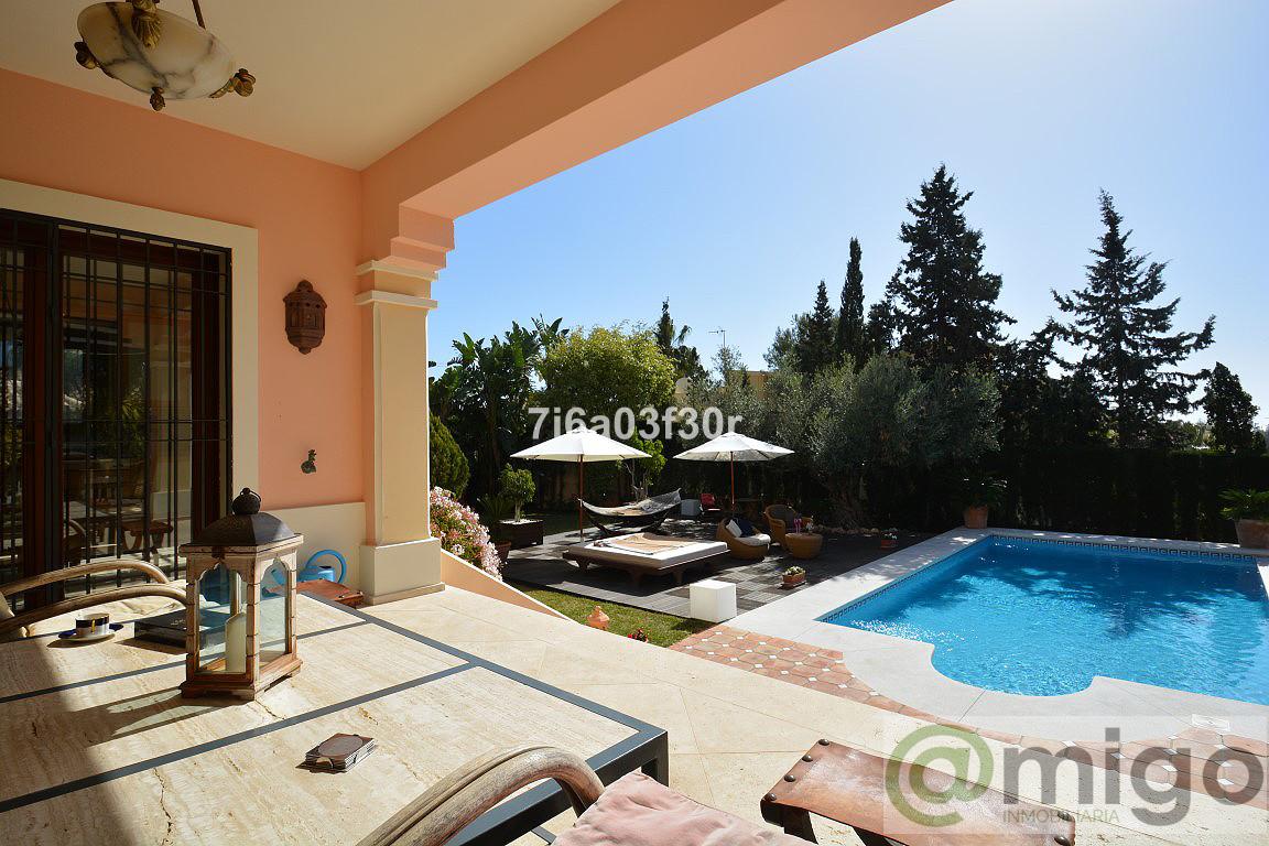 Продажа от

 Виллa на Marbella