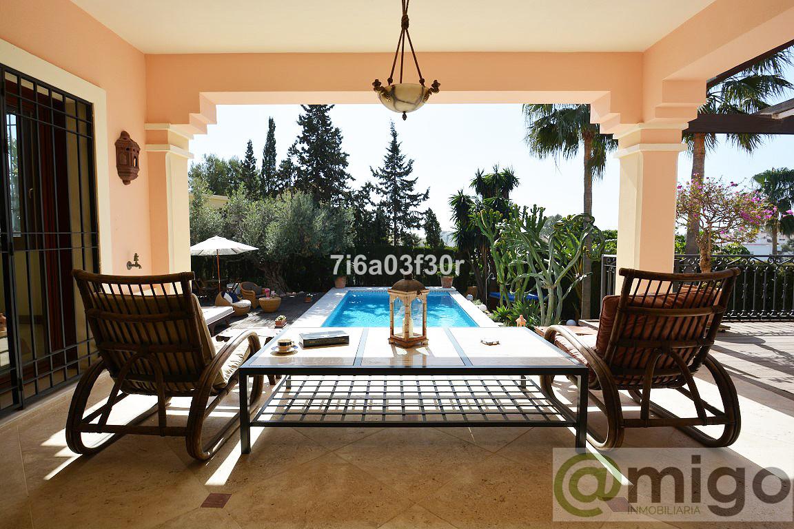 Продажа от

 Виллa на Marbella
