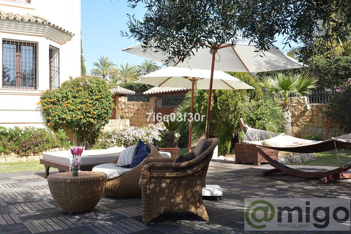 Продажа от

 Виллa на Marbella