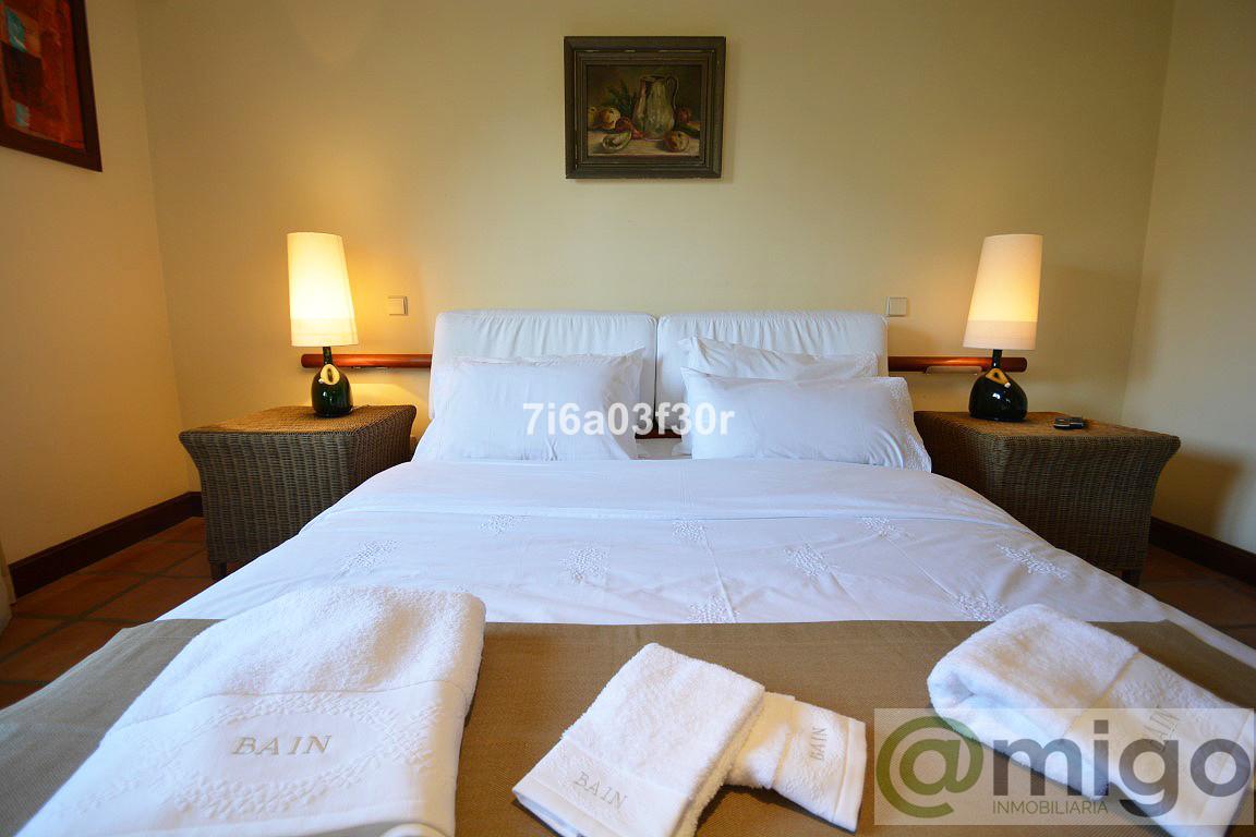 Продажа от

 Виллa на Marbella