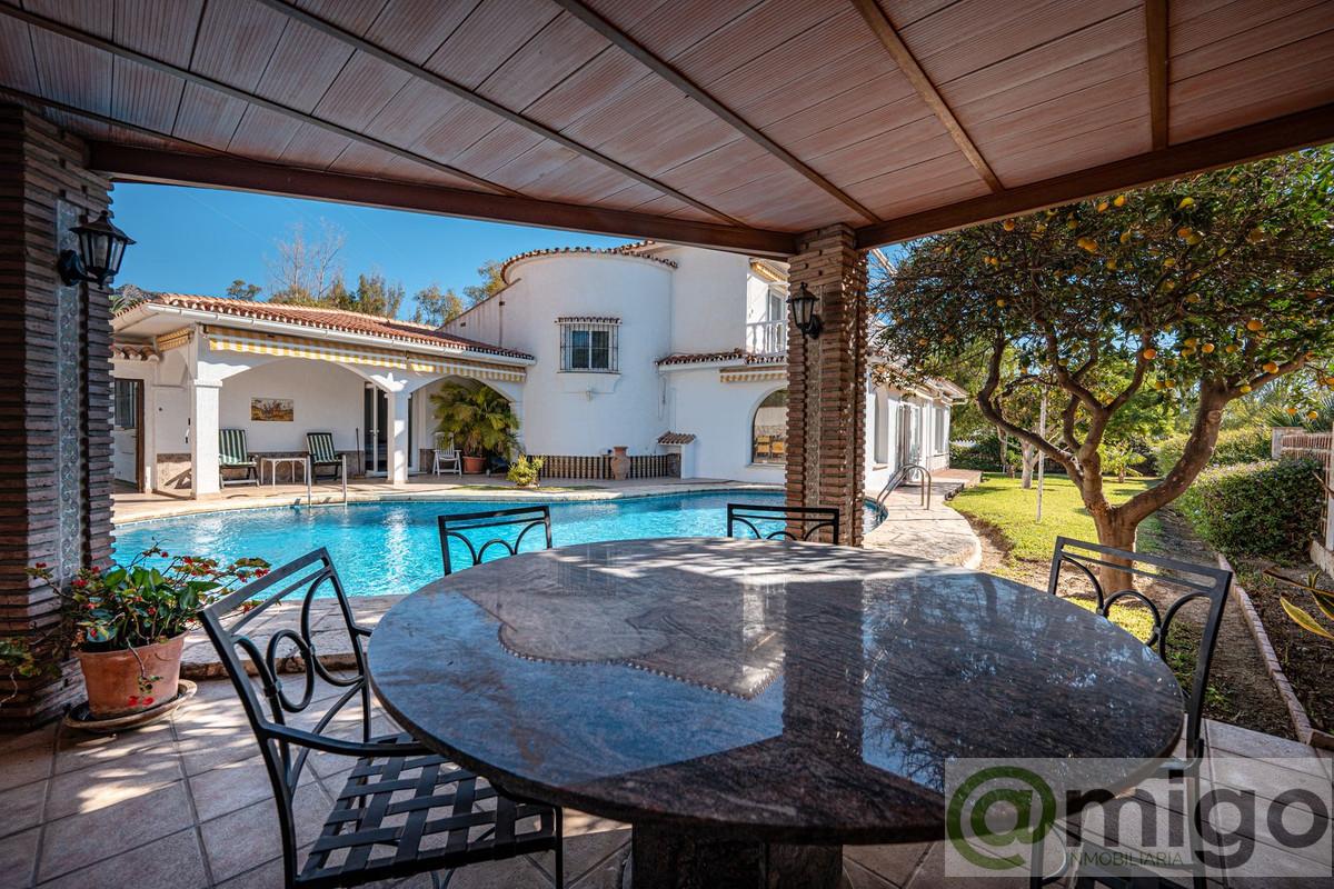 Venta de villa en Benalmadena