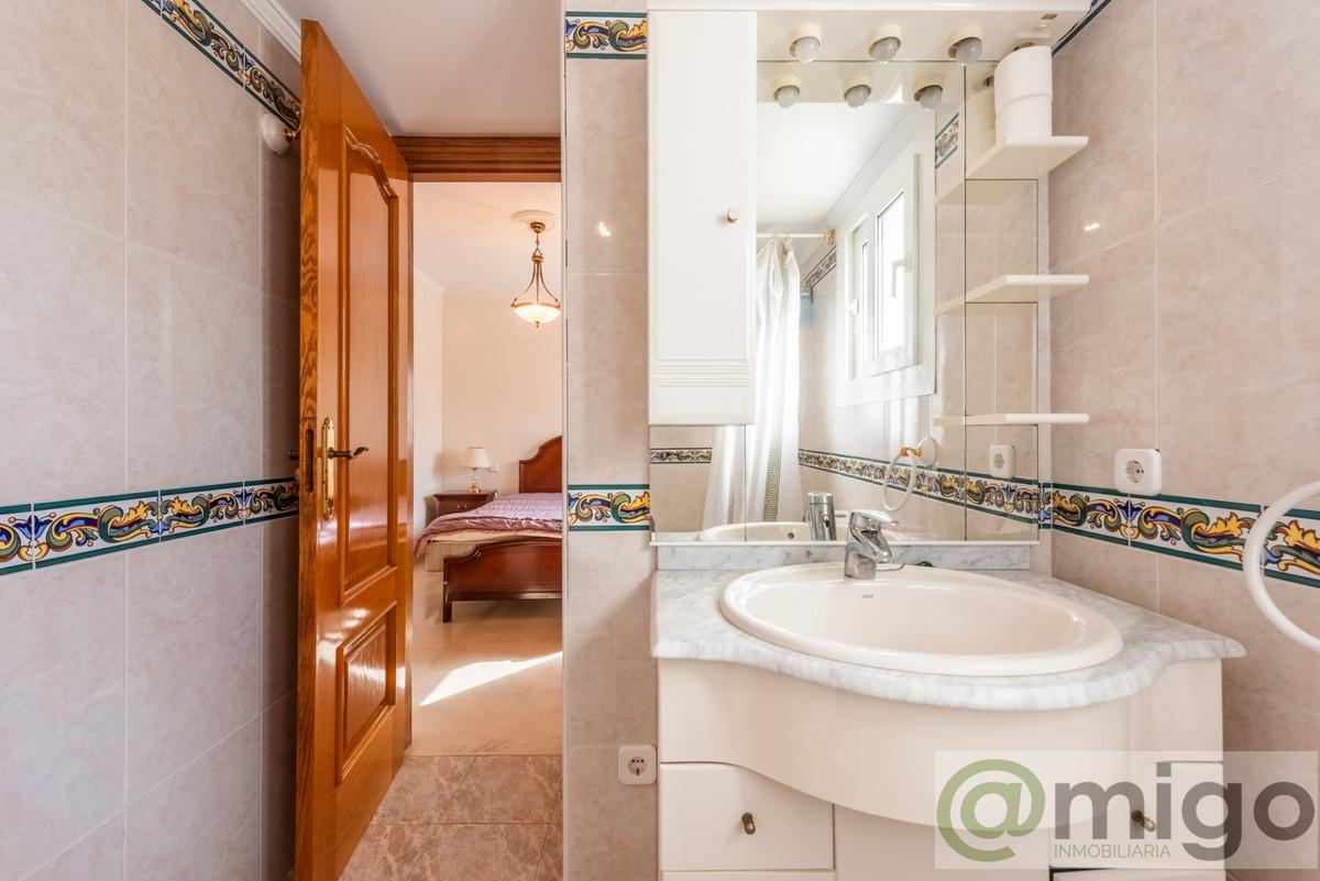 For sale of penthouse in Marbella