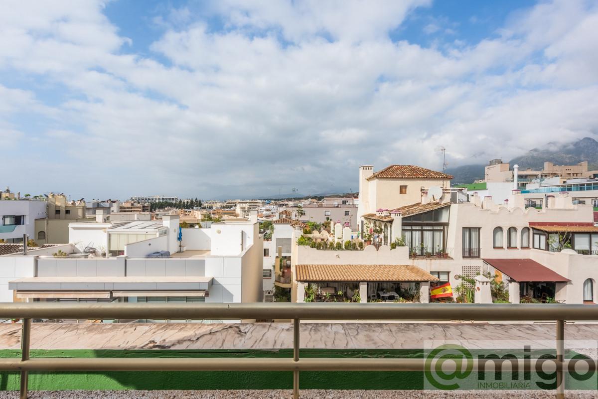 For sale of penthouse in Marbella