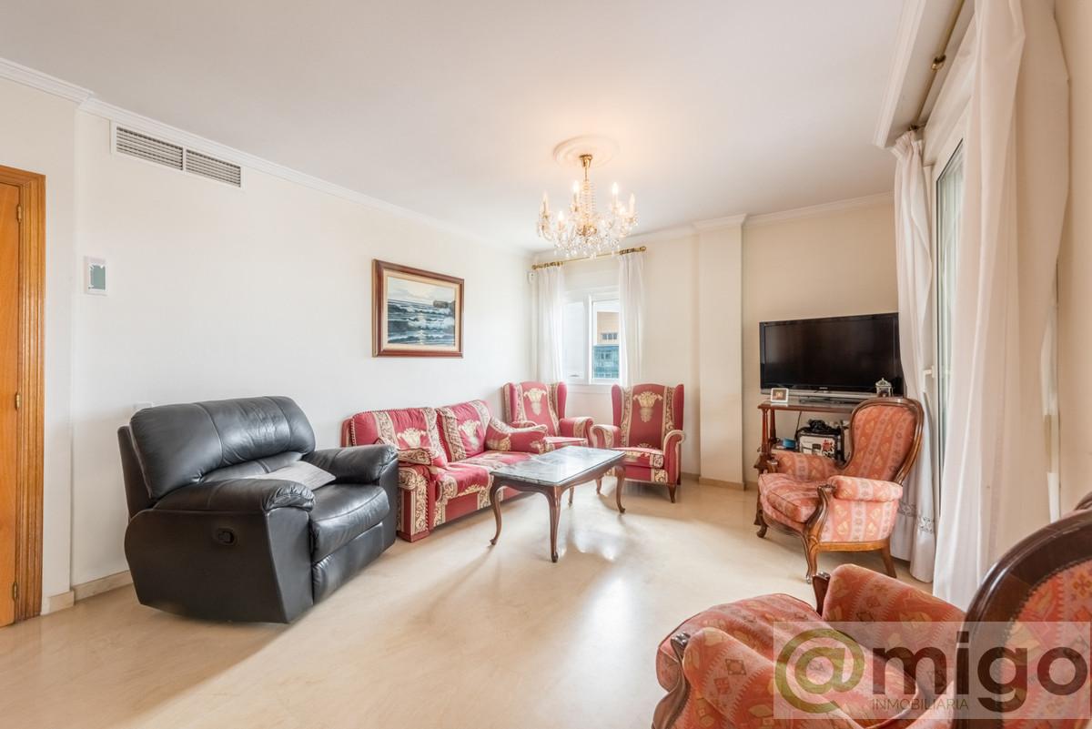 For sale of penthouse in Marbella