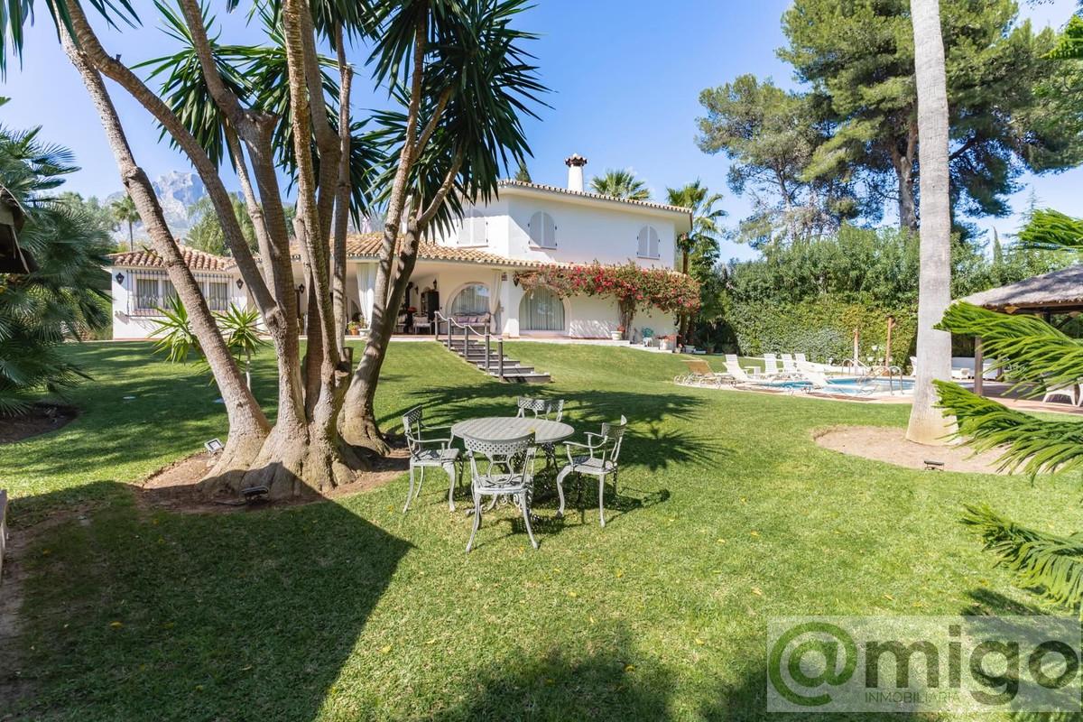 For sale of villa in Marbella